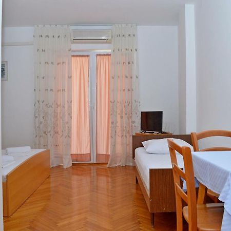 Apartmani Macak II Novalja Kültér fotó