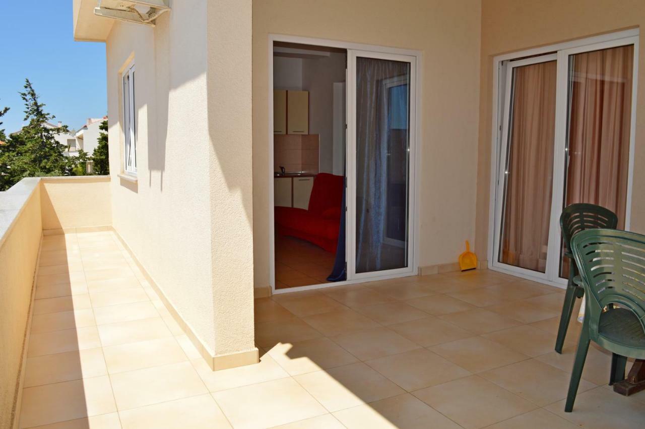 Apartmani Macak II Novalja Kültér fotó