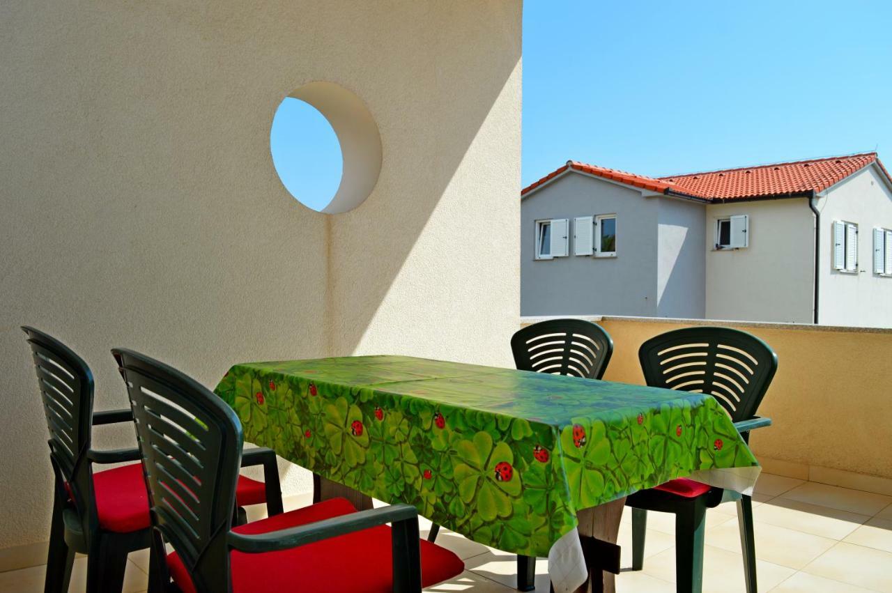 Apartmani Macak II Novalja Kültér fotó