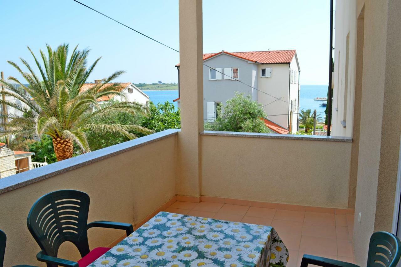 Apartmani Macak II Novalja Kültér fotó